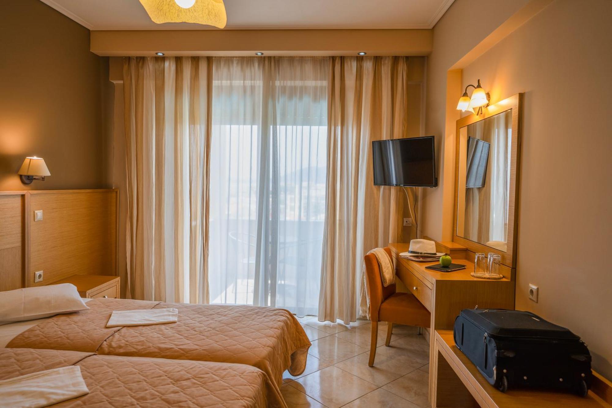 Evia Hotel & Suites Marmari (Evia) Exterior foto