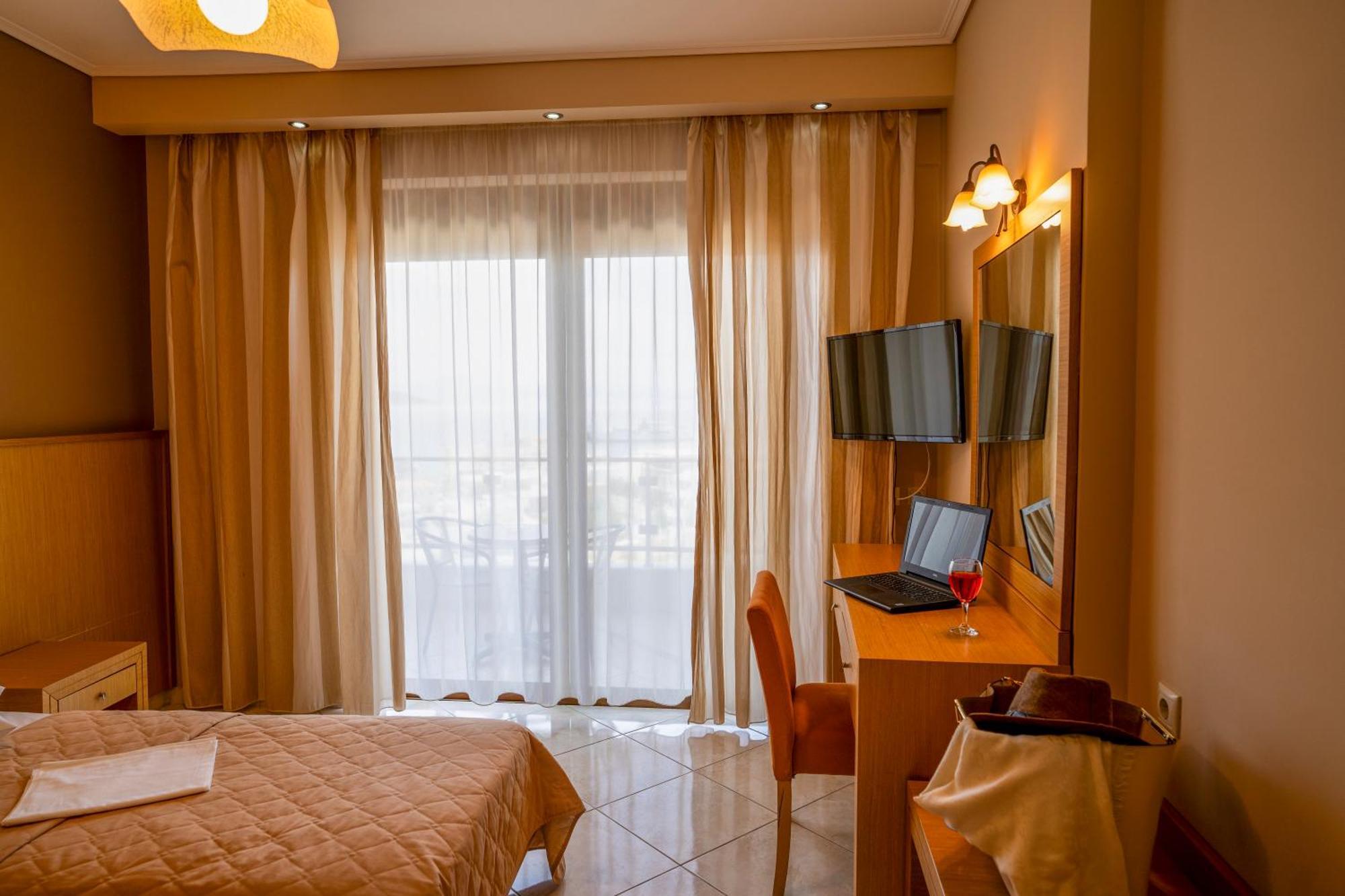 Evia Hotel & Suites Marmari (Evia) Exterior foto
